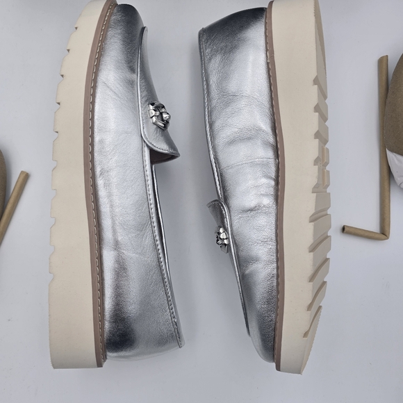 NIB Naturalizer Adiline-Bit Loafers, Silver Leather, Women's 9.5M - Picture 13 of 16